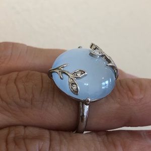 Pearly-blueish ring size 6. Avon